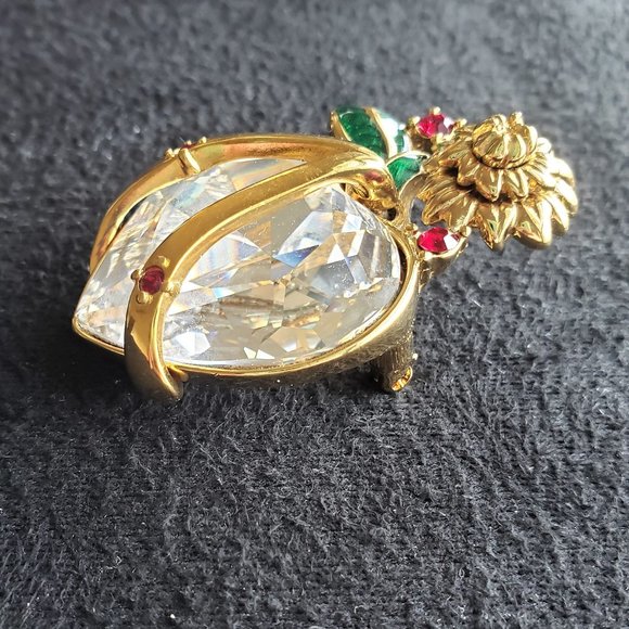 Donald Stannard Gold Brooch for Arlene Dahl- Chrysanthemums Heart - Picture 12 of 15